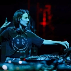 AMELIE LENS