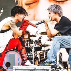 ONE OK ROCK