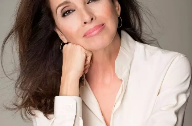ANA BELÉN